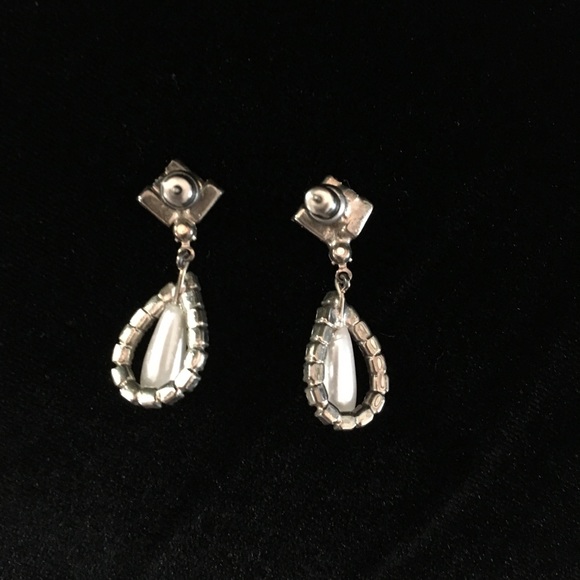 Beautiful Vintage Pearl and Crystal Earrings - Picture 4 of 6